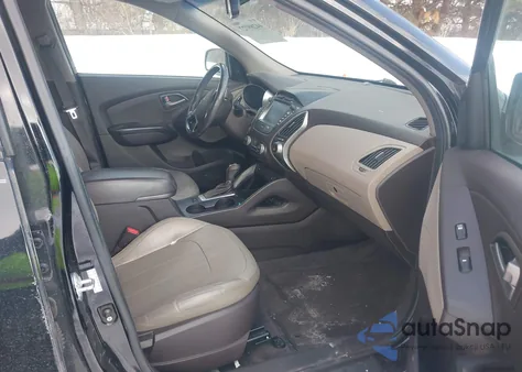 2015 Hyundai Tucson Limited z USA, uszkodzony, nr VIN KM8JU3AG3FU057179